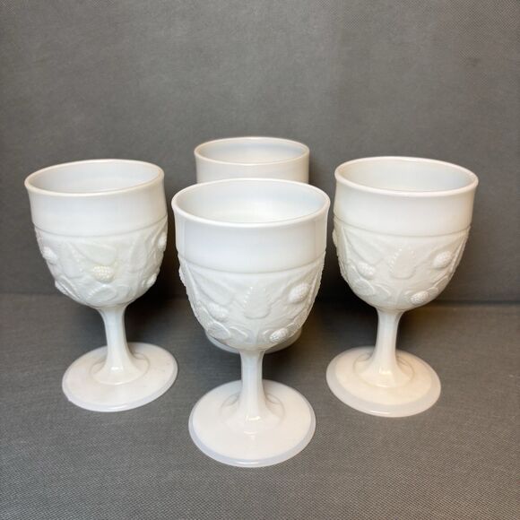 4 Vintage Hobbs Brockunier Blackberry Pattern Wine/Water Goblets Chalice EAPG UV - Picture 1 of 8